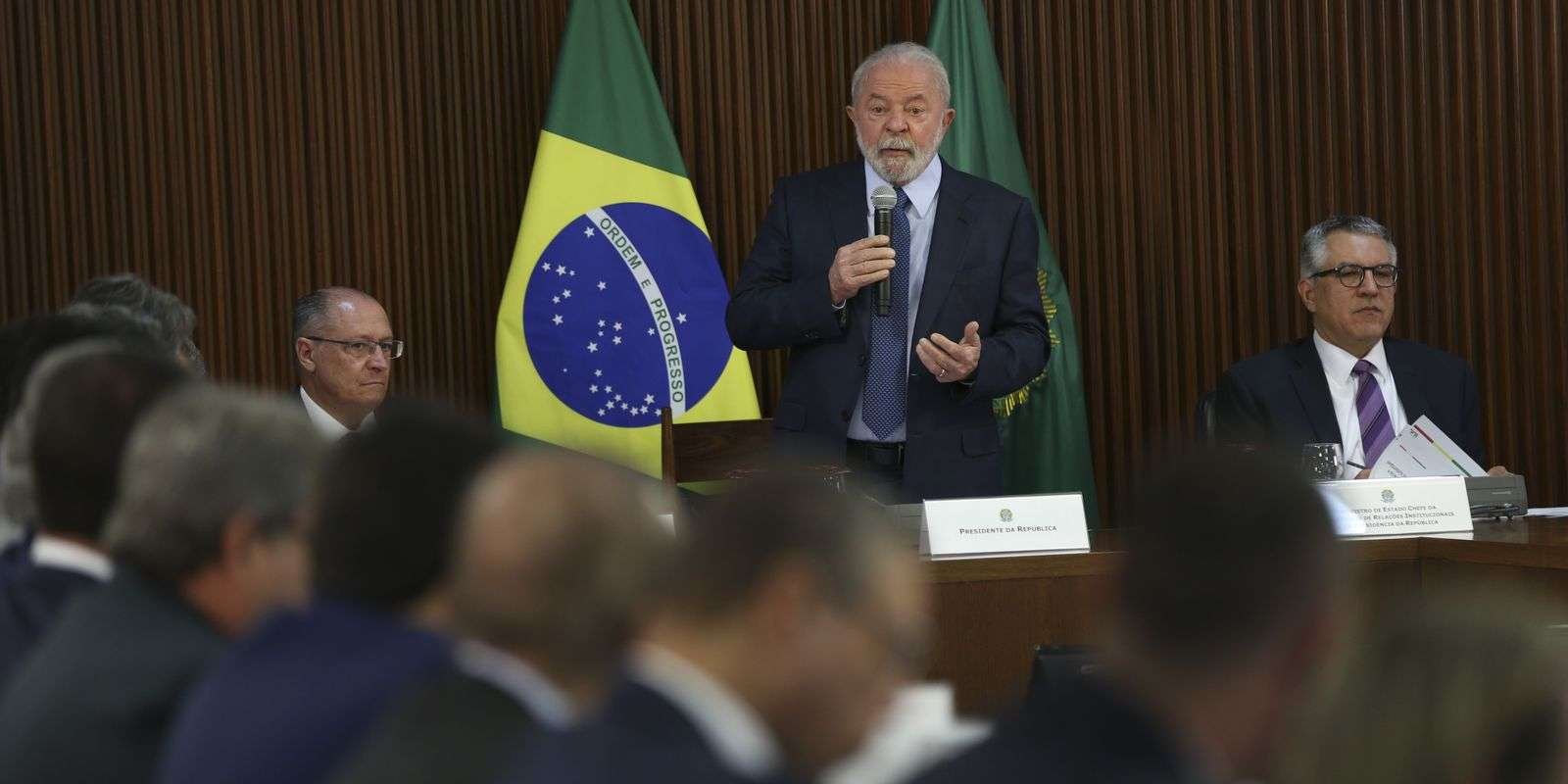 “vamos-ter-que-discutir”,-diz-lula-a-governadores-sobre-perdas-com-icm