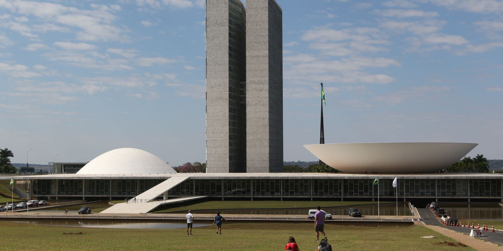 lula-dispensa-13-ministros-para-tomarem-posse-no-congresso