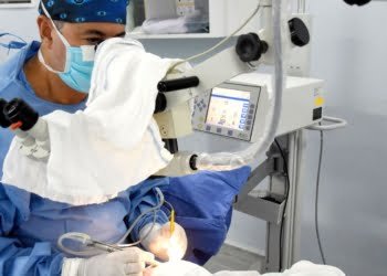 medico-mostra-importancia-da-mamografia-para-prevenir-cancer-de-mama