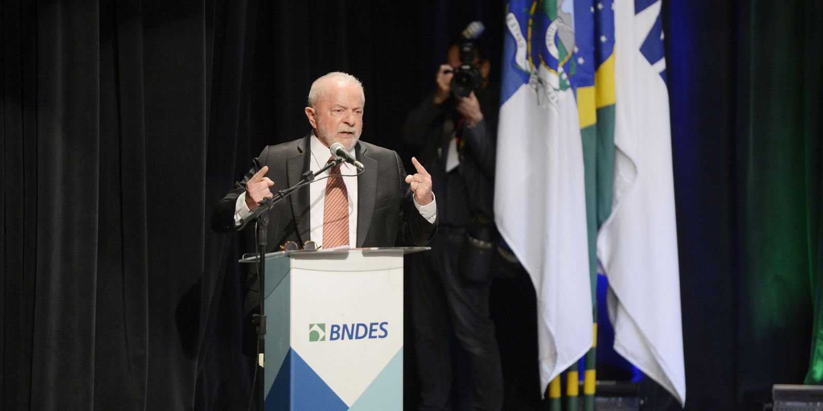 lula-diz-que-nao-ha-justificativa-para-selic-estar-em-13,75%-ao-ano