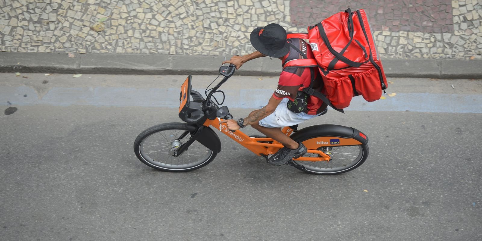 apenas-23%-dos-que-trabalham-em-transporte-por-aplicativo-pagam-inss