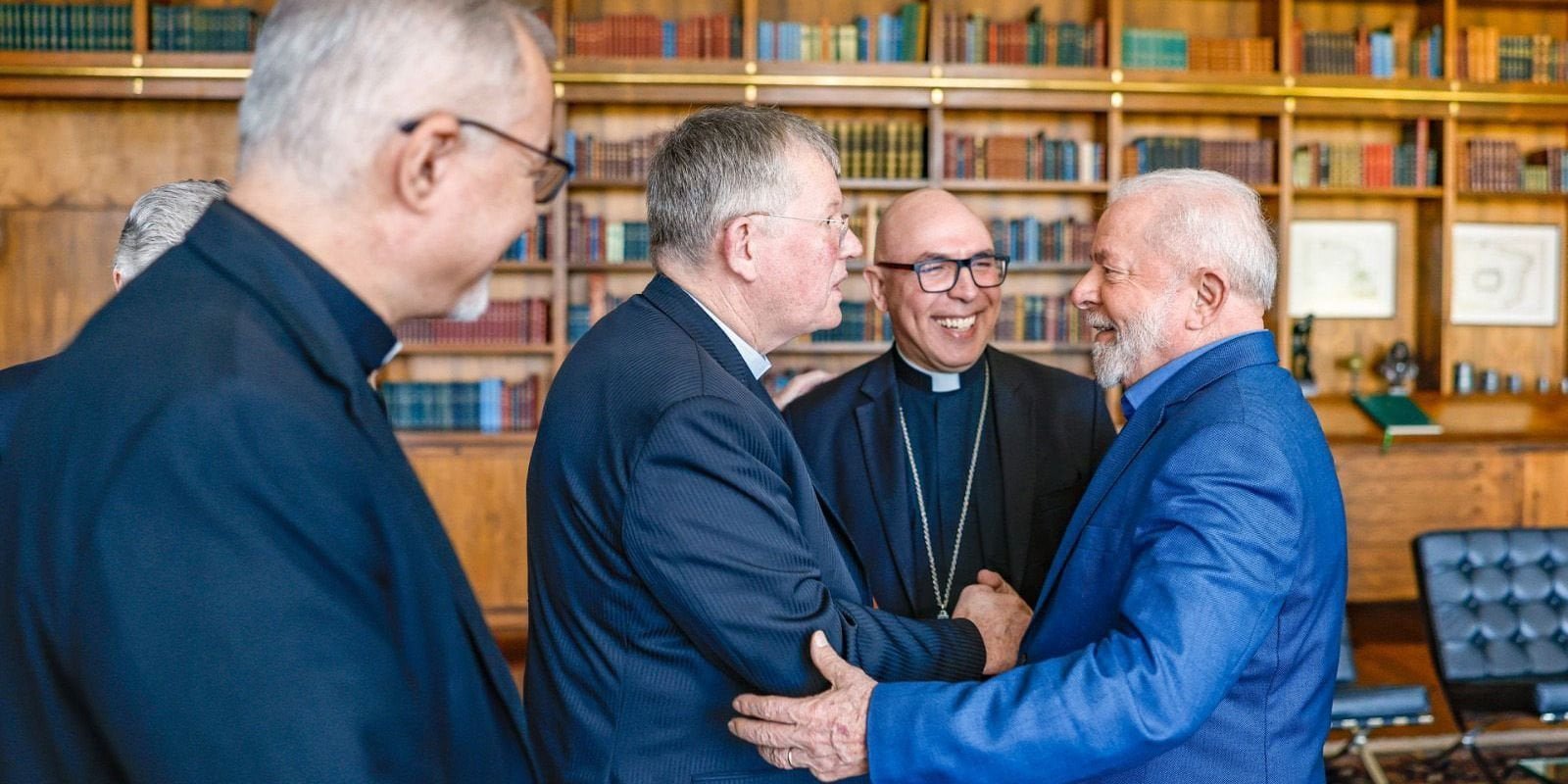 lula-recebe-presidente-da-cnbb-e-representante-do-vaticano-no-brasil