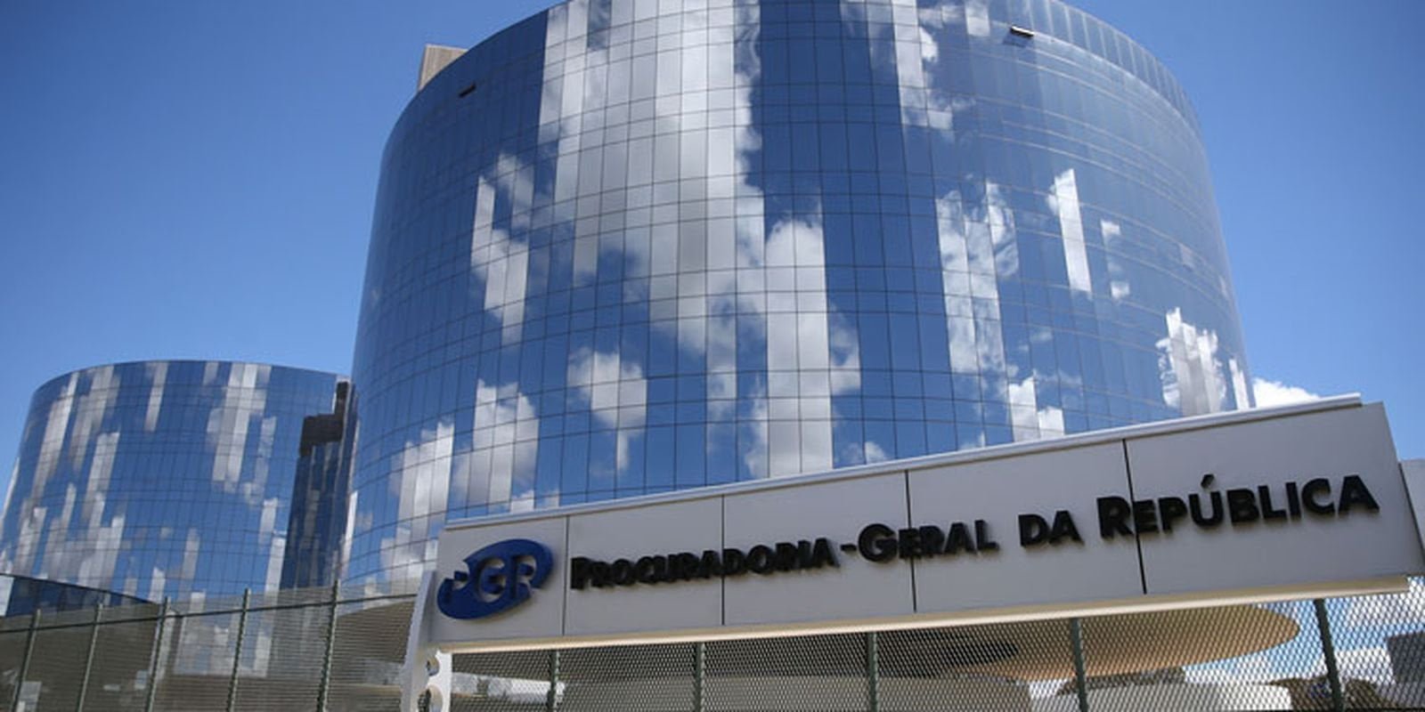 pgr-restringe-pedido-e-quer-dados-de-244-denunciados-pelo-8-de-janeiro