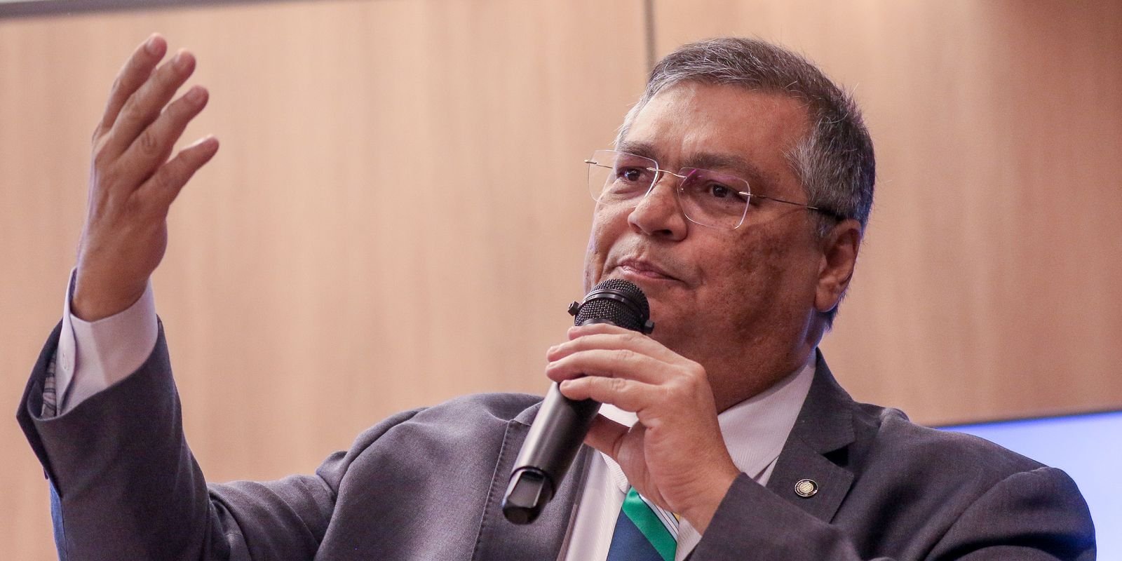 ministro-diz-que-policias-estao-convictas-na-elucidacao-de-assassinato