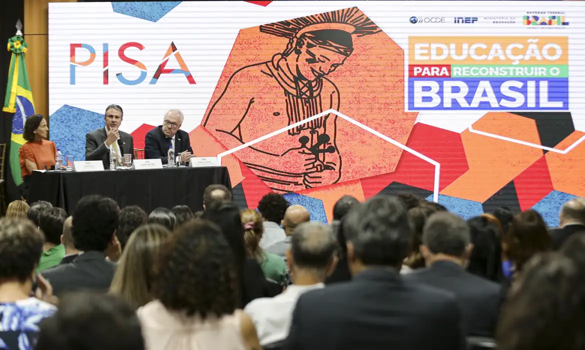 pisa:-menos-de-50%-dos-alunos-sabem-o-basico-em-matematica-e-ciencias