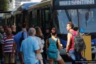 setor-de-servicos-cresce-0,5%-de-marco-para-abril-no-pais,-revela-ibge