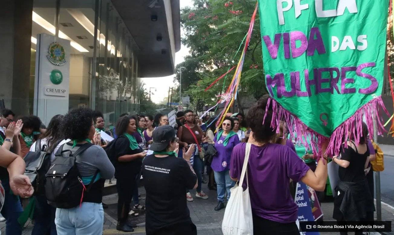 projeto-que-equipara-aborto-a-homicidio-nao-saira-da-pauta,-diz-autor