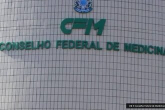 assistolia-e-crueldade,-diz-presidente-do-conselho-federal-de-medicina