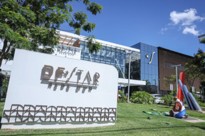 Defesa de Bolsonaro alega risco de novos episódios e pede prisão domiciliar ao STF após UTI.