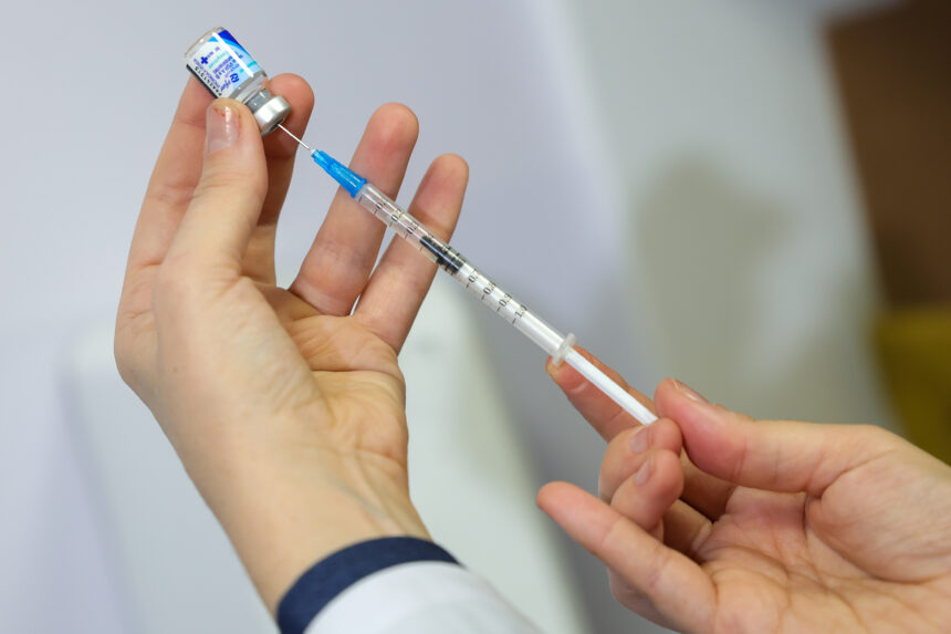 Fiocruz registra aumento de SRAG com 24.281 casos notificados em 2026 nacionalmente