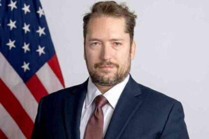 Pedido de Moraes ao Itamaraty gera impasse sobre visita de assessor de Trump a Bolsonaro