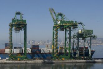 Exportações brasileiras ao Oriente Médio caem 26% em março, primeiro mês de guerra, diz MDIC