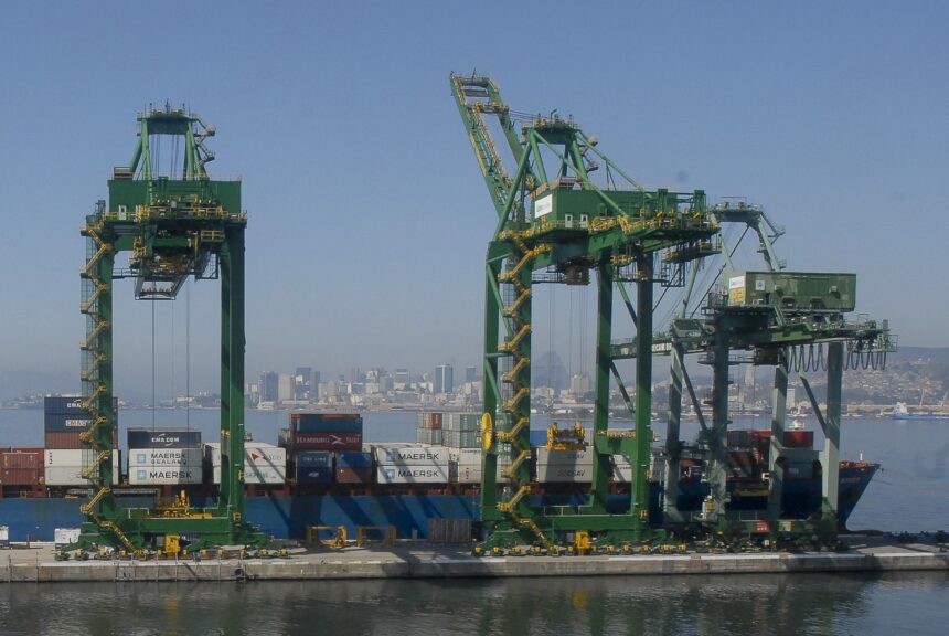 Exportações brasileiras ao Oriente Médio caem 26% em março, primeiro mês de guerra, diz MDIC