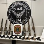 PF intercepta 10 fuzis e 12 pistolas em duas ações na Dutra, impactando o crime organizado