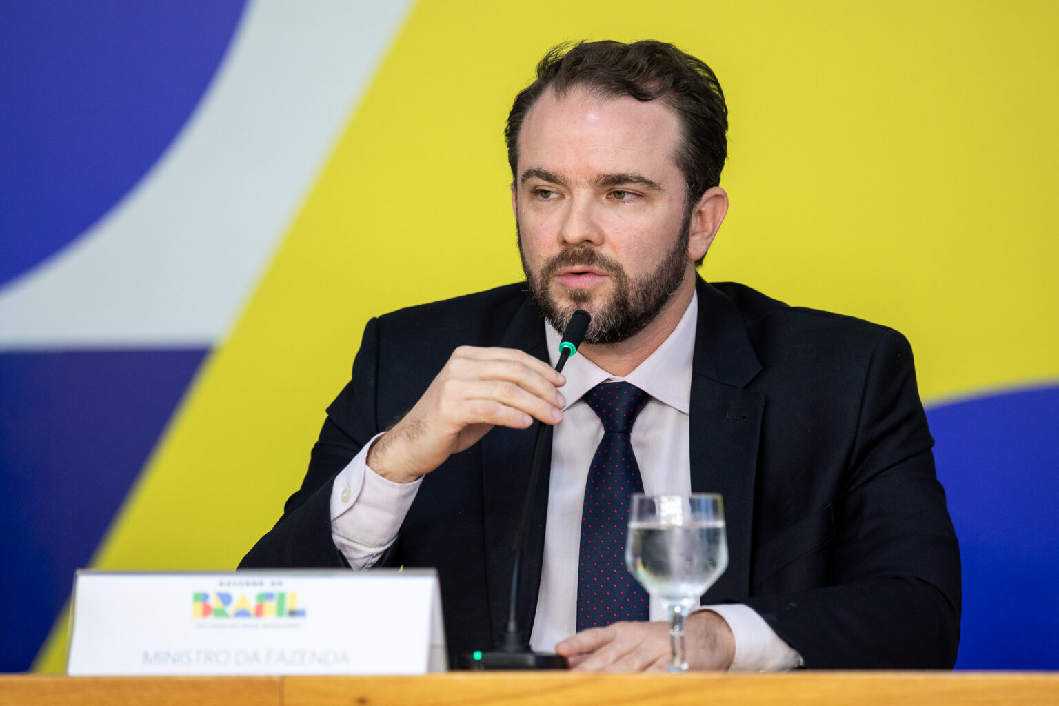 Vinte e cinco estados aceitam proposta da Fazenda para subsídio de R$ 1,20 no diesel importado