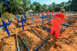 Brasil institui dia nacional em memória das vítimas da covid-19 para 12 de março