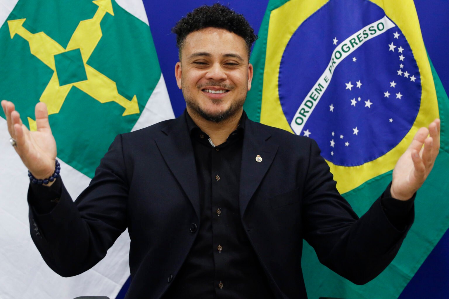Brasileiro criado na Holanda defende atenção redobrada em processos de adoção