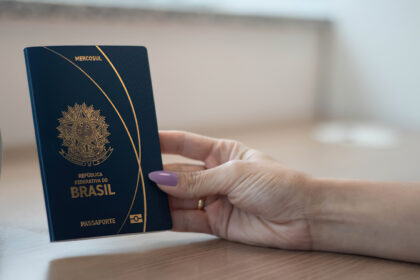 Brasileiros no exterior pagarão metade do preço pela emissão de passaportes