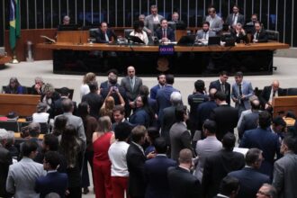 Câmara aprova em primeiro turno fim da escala 6x1 e abre caminho para nova jornada