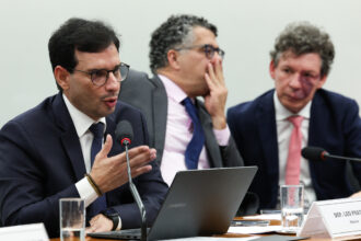 Câmara define cronograma para votação da proposta que busca encerrar escala 6x1