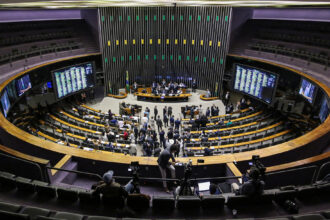 Câmara dos Deputados debate criação da política nacional de minerais críticos