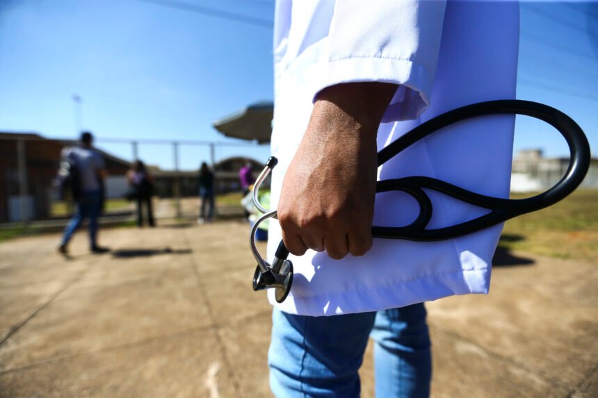 Candidatos ao Revalida 2025/2 já podem consultar locais da prova prática