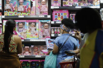 Comércio brasileiro registra alta de 0,5% em março e atinge novo patamar recorde