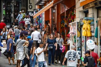 Comércio paulista projeta alta de 3% nas vendas para o Dia das Mães em 2025