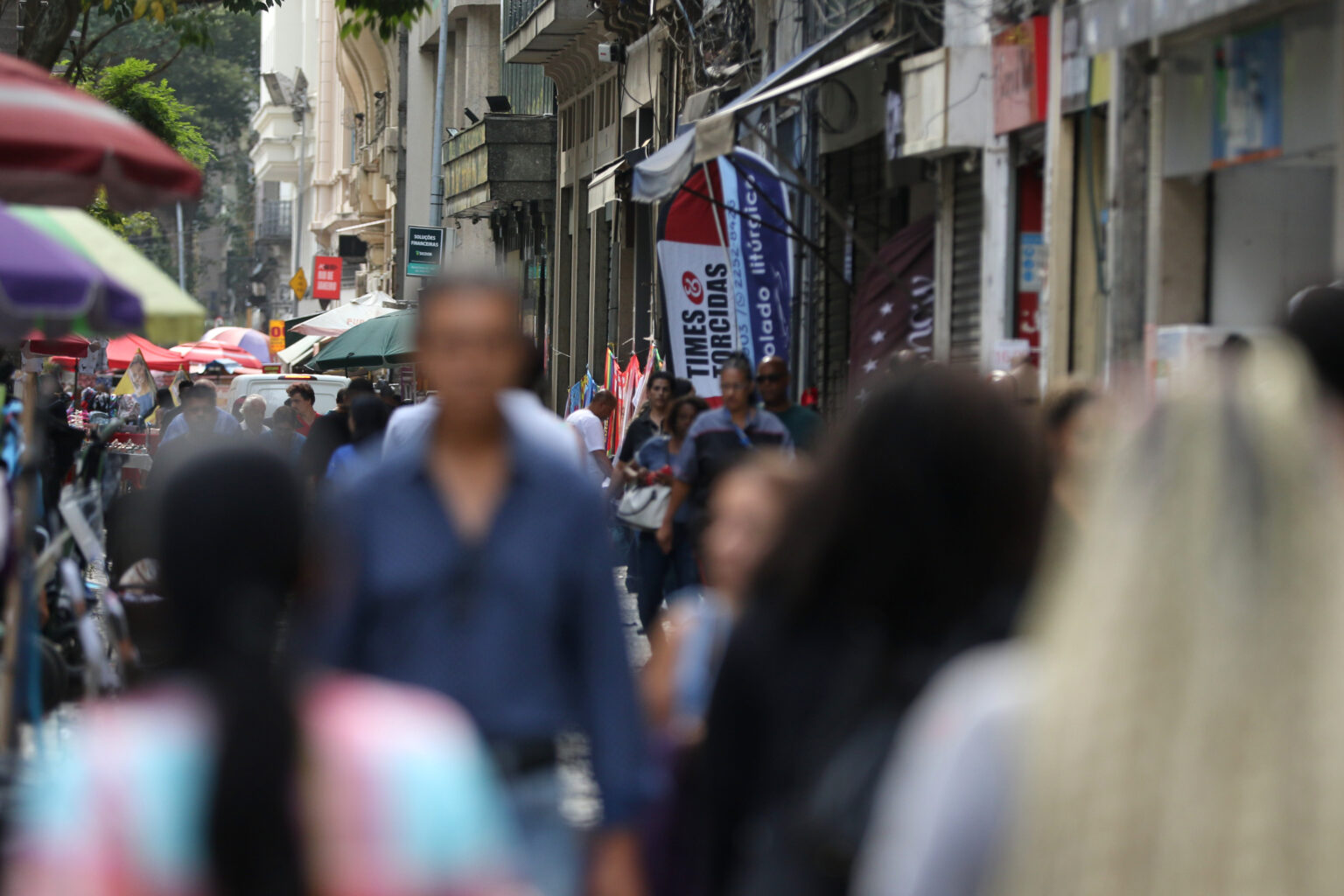 Desemprego de pessoas pretas no Brasil é 55% superior ao registrado entre brancos