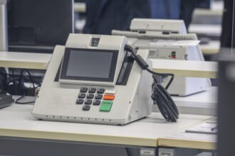 Eleitores de quatro cidades brasileiras escolhem novos prefeitos e vereadores