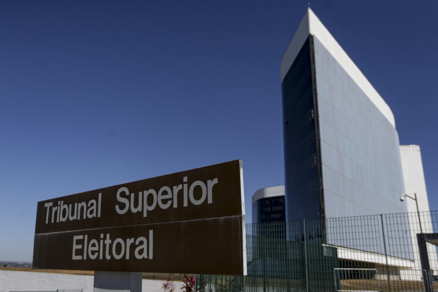 Eleitores já podem realizar doações via vaquinhas virtuais para pré-candidatos