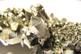Especialista aponta vazio estratégico na exploração de minerais críticos no Brasil