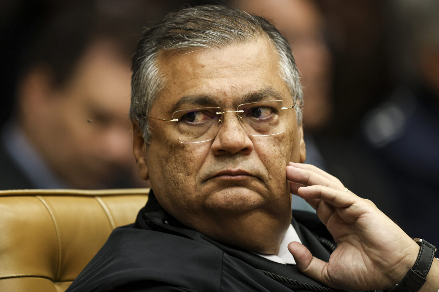 Flávio Dino proíbe criação de novos benefícios para magistrados e membros do Ministério