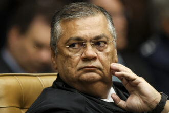 Flávio Dino proíbe criação de novos benefícios para magistrados e membros do Ministério