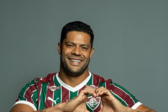 Fluminense oficializa contratação do atacante Hulk até o fim de 2027
