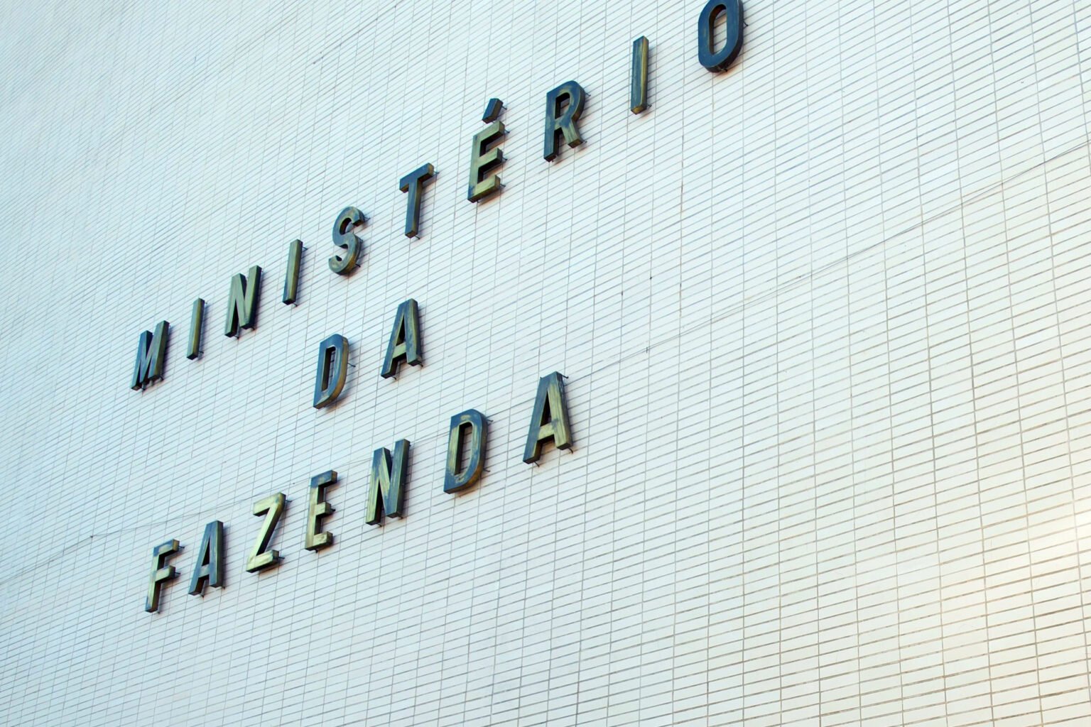 Governo eleva projeção de inflação para 4,5% pressionado pela alta do petróleo