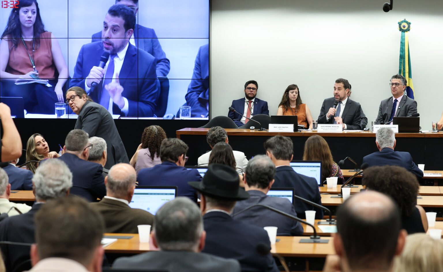 Guilherme Boulos contesta pedido de compensação financeira a empresas pelo fim da escala
