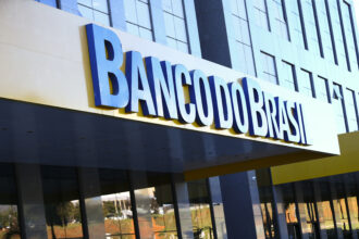 Lucro do Banco do Brasil cai 54% com inadimplência recorde no setor do agronegócio