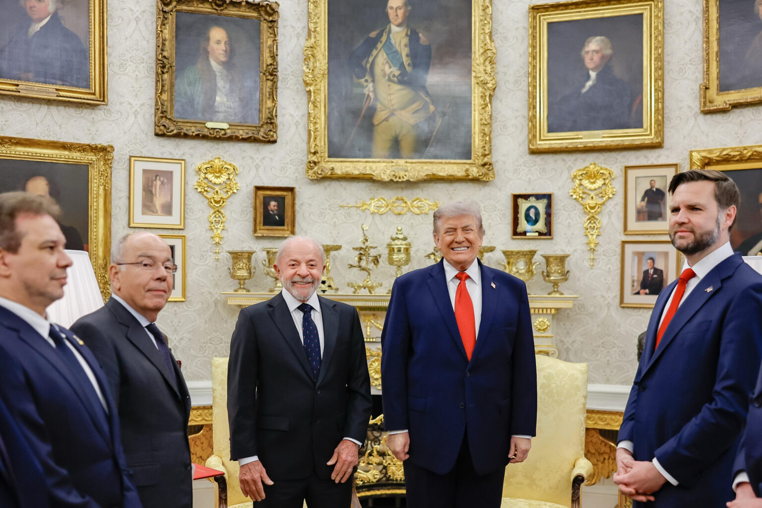 Lula e Trump definem prazo de 30 dias para solucionar impasse sobre tarifas comerciais