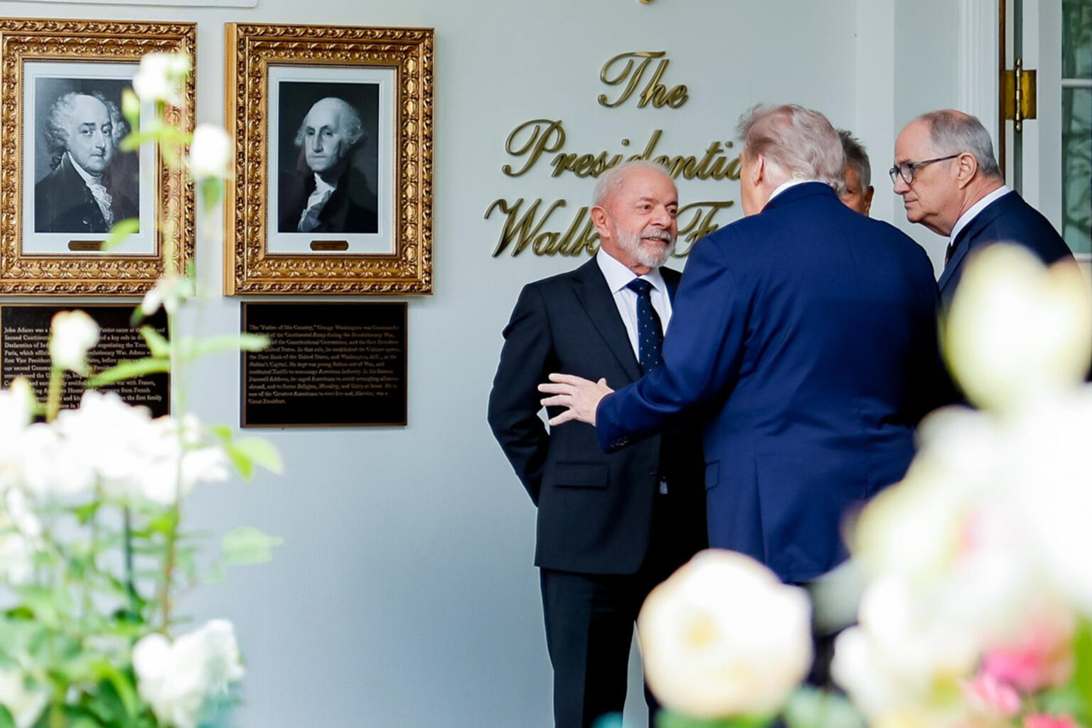 Lula encerra reunião com Donald Trump na Casa Branca para debater agenda bilateral