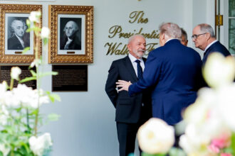 Lula encerra reunião com Donald Trump na Casa Branca para debater agenda bilateral