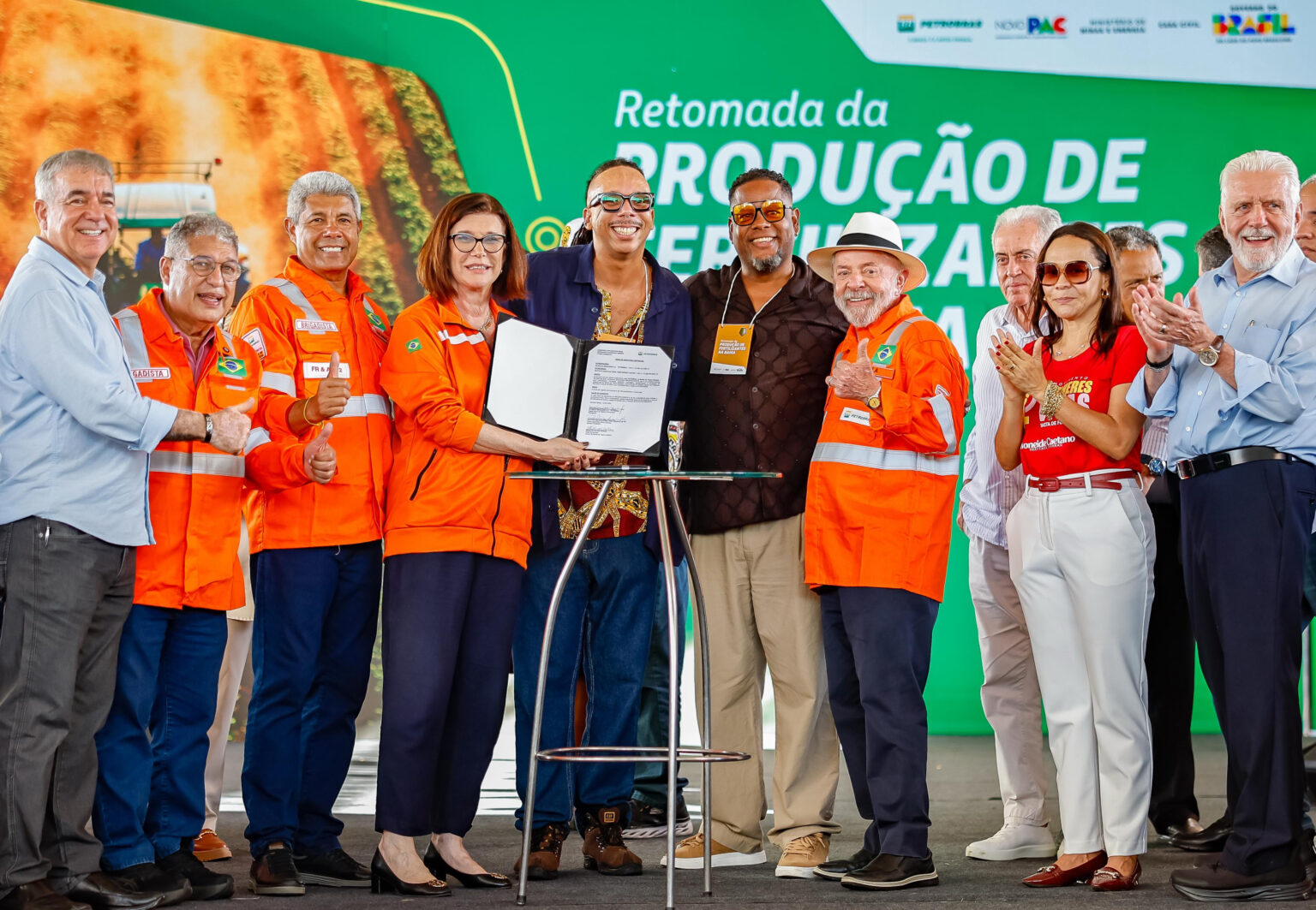 Lula visita fábrica na Bahia e defende autossuficiência na produção de fertilizantes