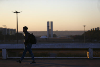 Massa de ar frio traz tempo seco ao centro do Brasil e chuvas ao Norte e Nordeste