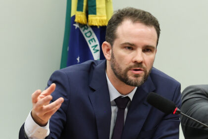 Ministro da Fazenda apoia fim da escala 6x1 e aponta ganhos de produtividade no Brasil