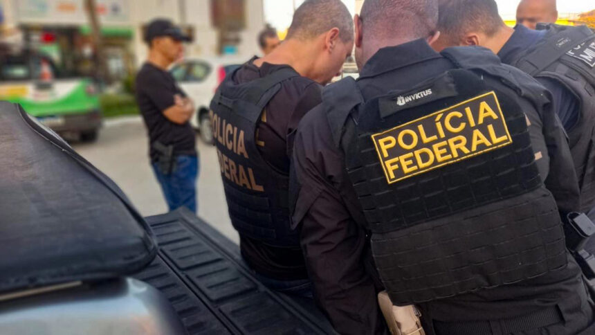 Polícia Federal cumpre mandados de busca contra o ex-governador Cláudio Castro