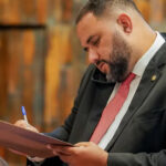 Polícia Federal localiza mensagens com ameaças de morte em celular de deputado no Rio