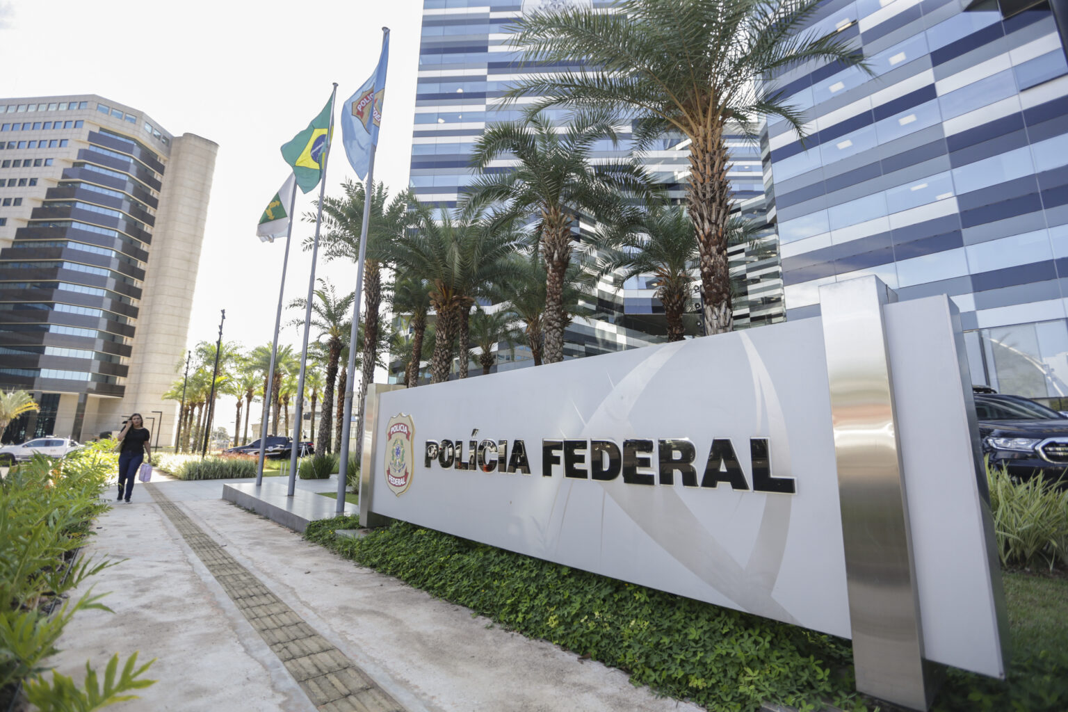 Polícia Federal prende pai de Daniel Vorcaro por liderar milícia privada