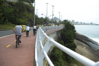 Prefeitura do Rio interdita trecho da Ciclovia Tim Maia por risco de ressaca