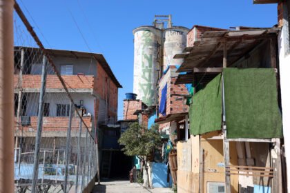 Quatro em cada dez brasileiros relatam presença de facções criminosas nas vizinhanças