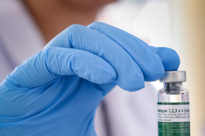 São Paulo amplia vacinação contra dengue para profissionais da saúde até 59 anos